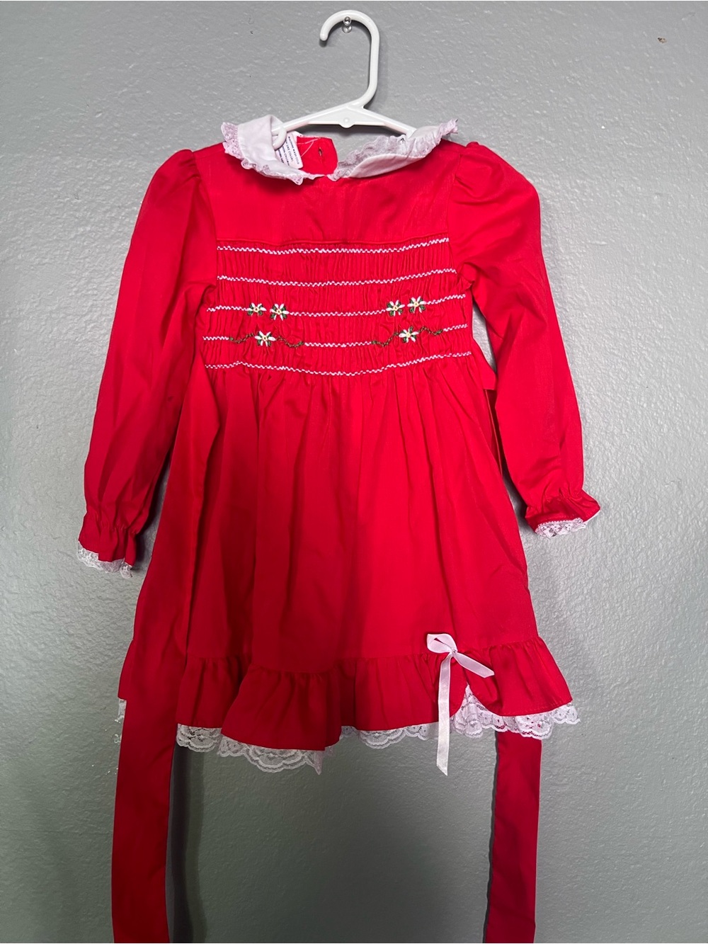 Vtg polly finders Girls Red Long-Sleeve Smocked Dress with Lace